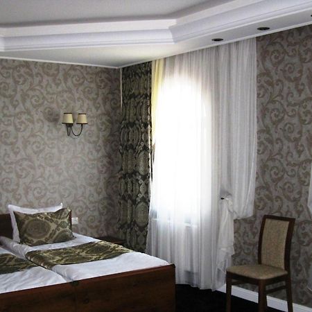 Kera Hotel Nesterenki エクステリア 写真