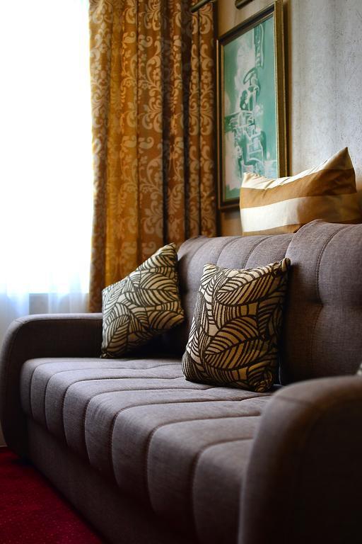 Kera Hotel Nesterenki エクステリア 写真