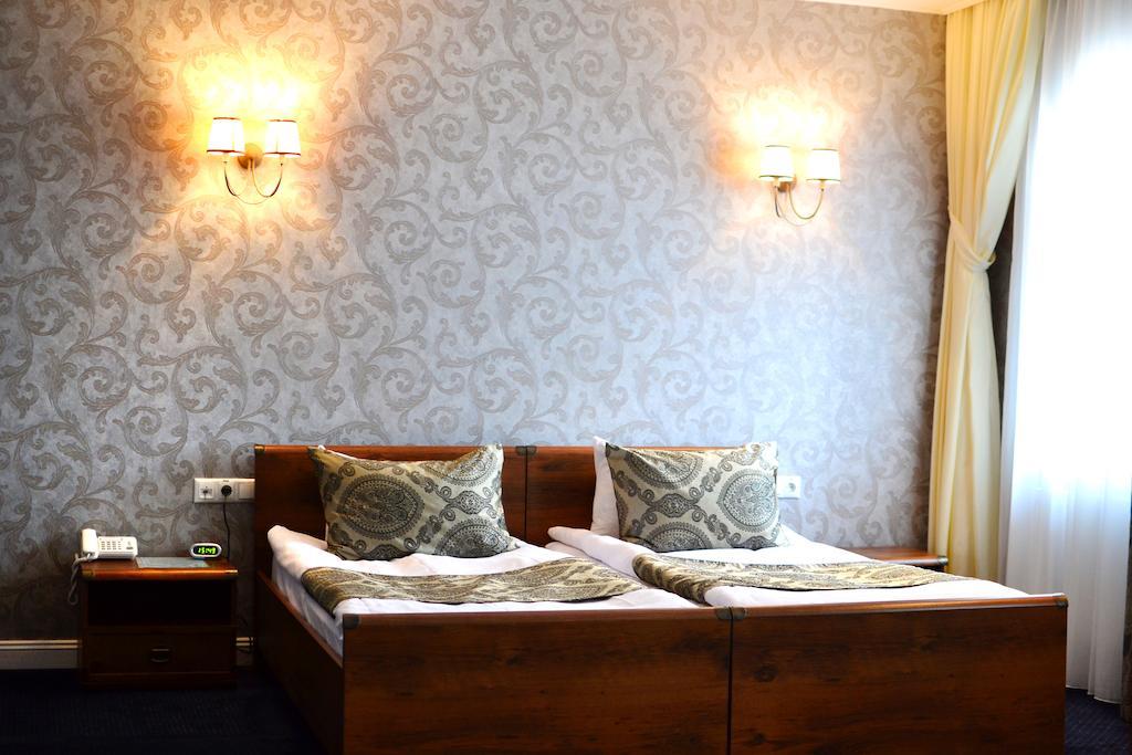 Kera Hotel Nesterenki 部屋 写真