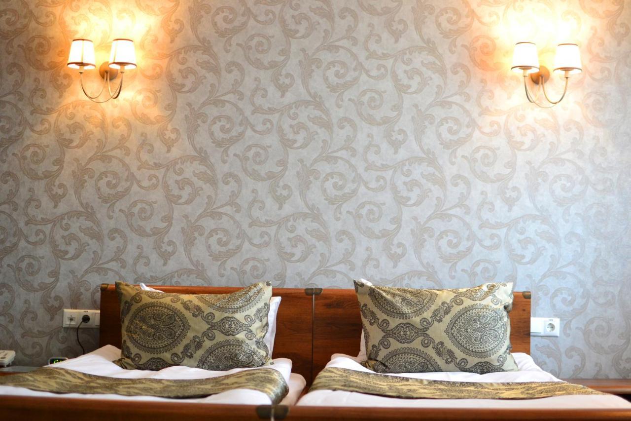 Kera Hotel Nesterenki エクステリア 写真