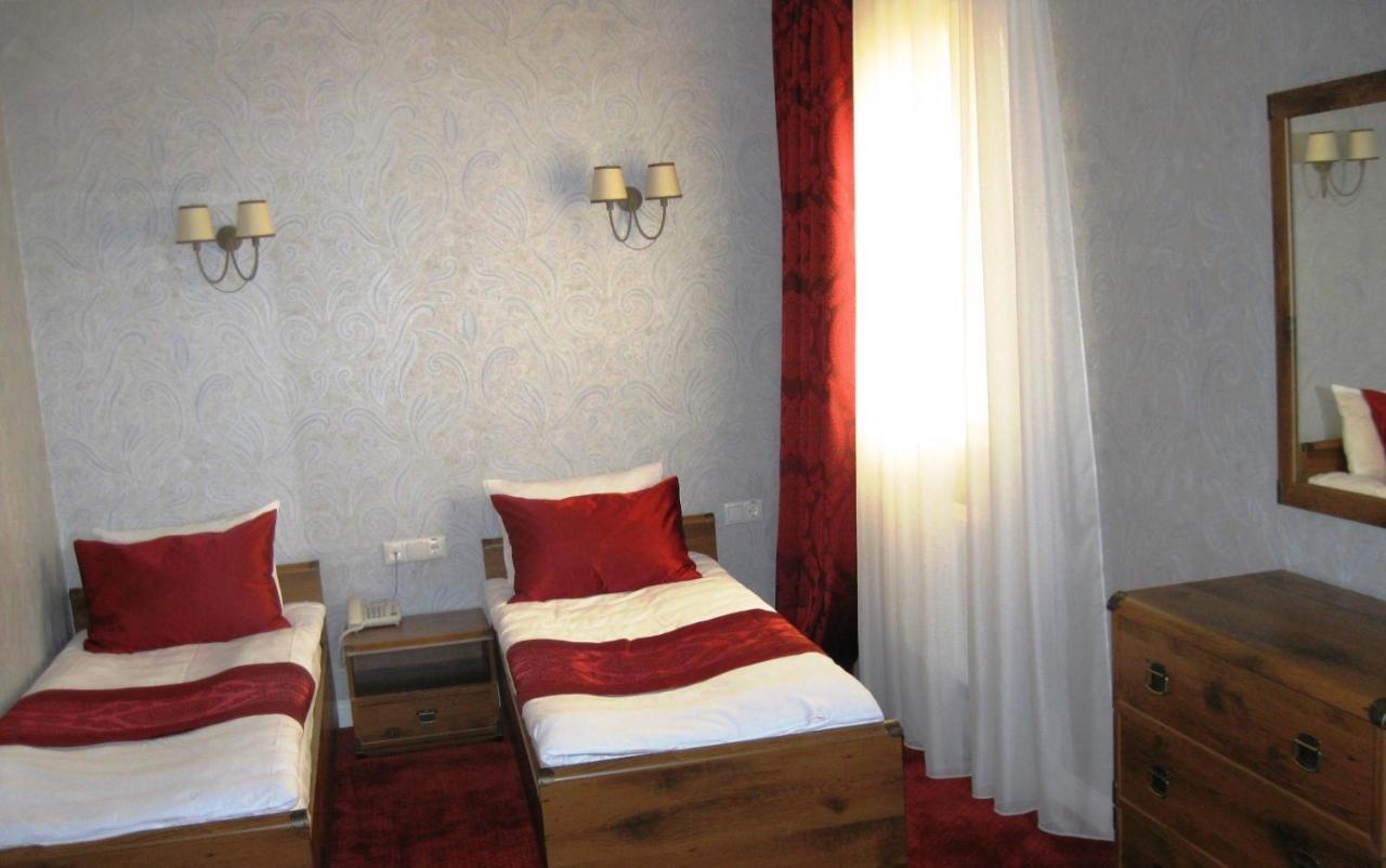 Kera Hotel Nesterenki エクステリア 写真