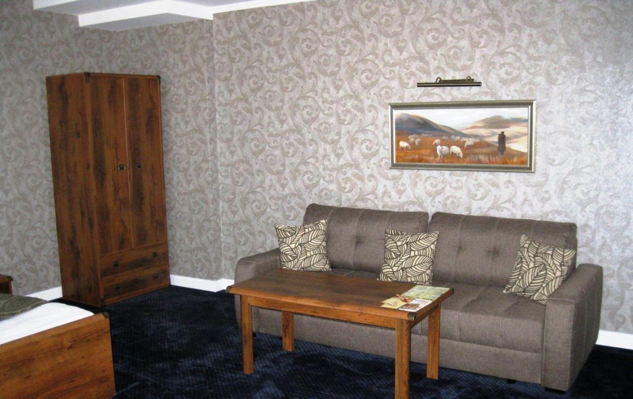 Kera Hotel Nesterenki エクステリア 写真