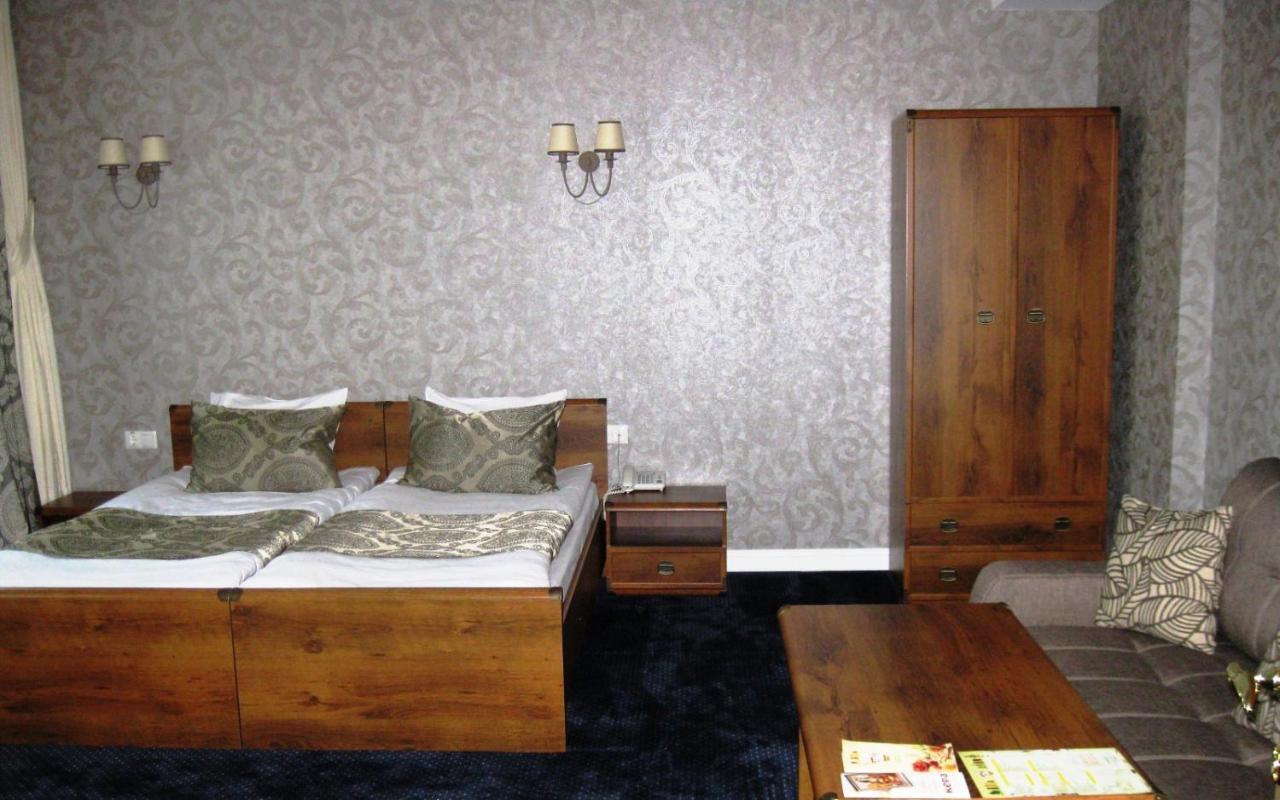 Kera Hotel Nesterenki エクステリア 写真