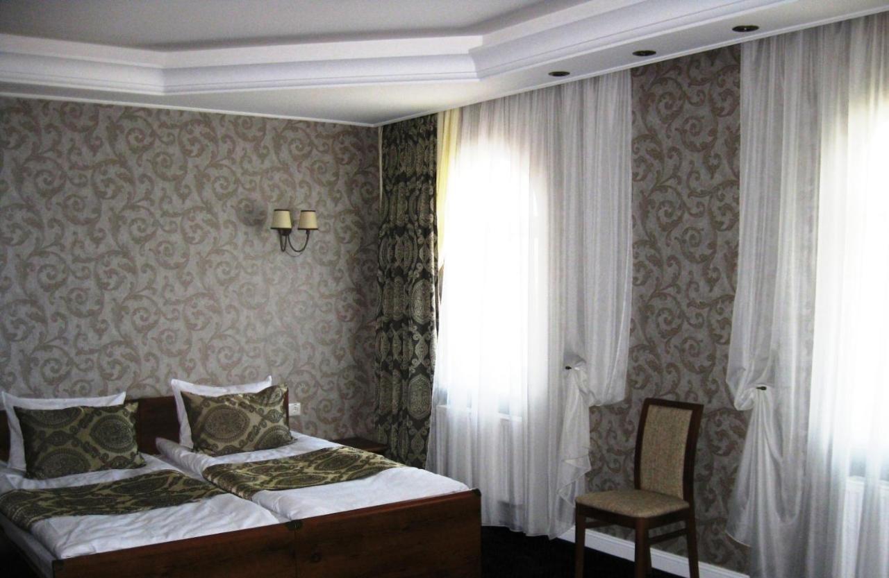 Kera Hotel Nesterenki エクステリア 写真